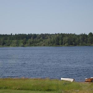 Fridhem Grona Hus 14 Pers Och Fridhem Roda Hus 8 Pers Алвеста Exterior photo