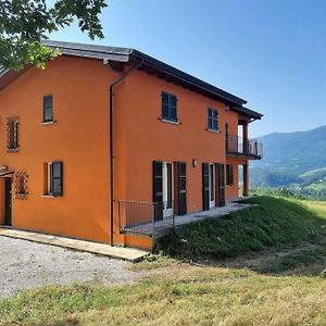 Апартаменты Oasi Di Pace Nella Val Di Taro Compiano Exterior photo