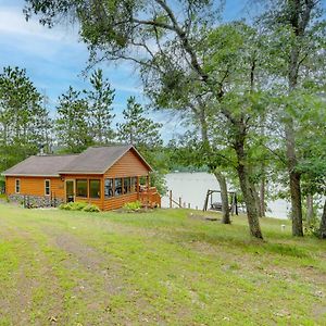 Вилла Pet-Friendly Waterfront Minong Cabin With Fire Pit Exterior photo