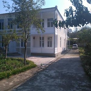 Individual Low-Budget Guest-House Цхалтубо Exterior photo