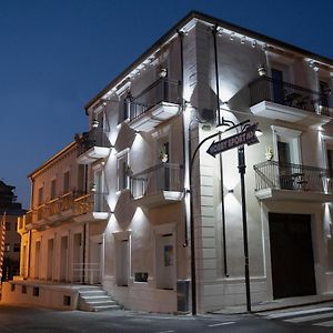 Antico Palazzo Del Corso By Home Dardano Мирто-Крозия Exterior photo