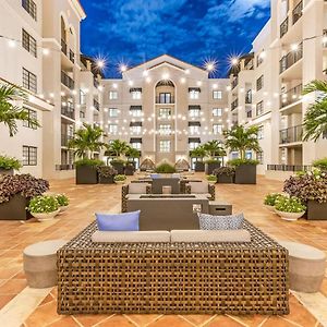 Stylish Modern Apartments At Gables Grand Plaza In Майами Exterior photo
