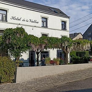 Hotel De La Vallee Бьевр Exterior photo