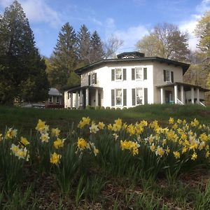 Black Sheep Inn And Spa Хаммондспорт Exterior photo