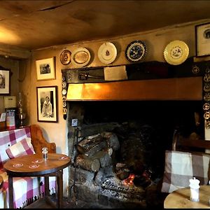 Отель The Northmore Arms Throwleigh Exterior photo