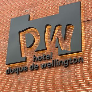 Отель Duque De Wellington Витория Exterior photo