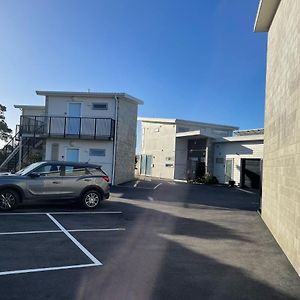 Carters By The Sea Beachside Studio Apartments Carters Beach Exterior photo
