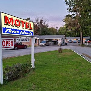 Three Island Motel Bobcaygeon Exterior photo