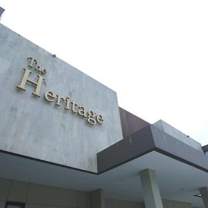 Отель The Heritage Karawaci Binong Exterior photo