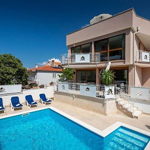 Villa Alte Muhle With Pool And Jacuzzi In Novigrad Новиград Exterior photo