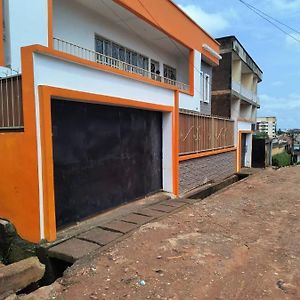 Апартаменты Appart Meuble De Standing Yaounde, Titi Garage Exterior photo