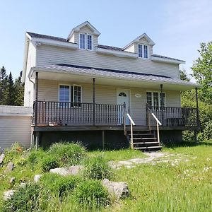 Вилла Quiet Place In The Heart Of Laurentides Sainte-Lucie-de-Doncaster Exterior photo