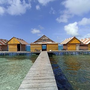 Cabanas Sobre El Mar En Guna Yala Плайон-Чико Exterior photo