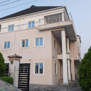 Captivating 5-Bed House Pent House In Lekki Лагос Exterior photo