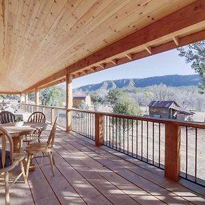 Вилла Airy Pine Cabin With Wraparound Deck Near Trails! Exterior photo
