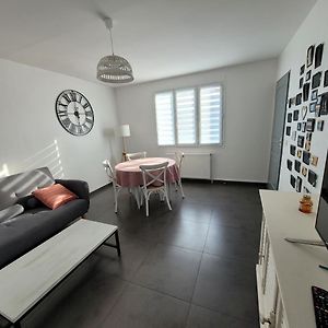 Appartement F3 De 60M² A 20 Minutes De Paris. Yerres Exterior photo