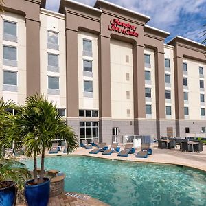 Hampton Inn & Suites Fort Myers-Colonial Boulevard Exterior photo