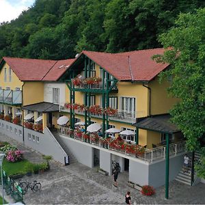 Gasthof-Pension Luger Везенуфер Exterior photo