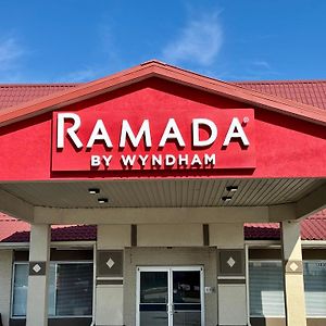 Отель Ramada By Wyndham Ламбертон Exterior photo