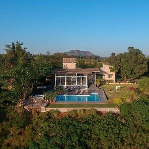 Stayvista'S The Estate - Luxury Living - Kusur - Mountain-View Villa With Private Pool, Outdoor Jacuzzi & Indoor-Outdoor Activities Somavadi Exterior photo