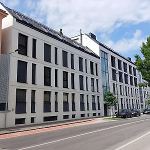 Апартаменты Euphoria Zentral - Parkplatz - Kuche - Netflix Винер-Нойштадт Exterior photo