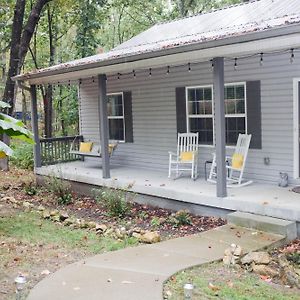 Вилла Cozy House In The Woods - 25 Min From Downtown Pegram Exterior photo