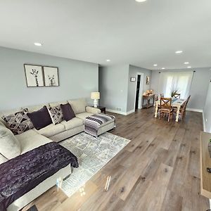 Вилла Modern Oasis: Gurnee Getaway Exterior photo