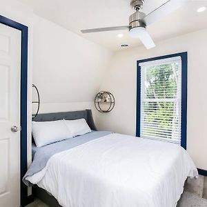 Вилла Walk To Nd, Hot Tub, Lux Kitchen, Pet Friendly Саут-Бенд Exterior photo