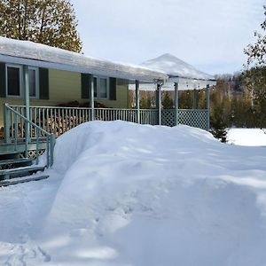 Вилла Lazy Lake Cabin Saint-Remi-d'Amherst Exterior photo