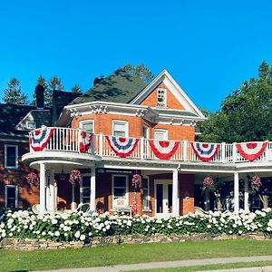 1000 Islands Bed And Breakfast-The Bulloch House Гананокве Exterior photo