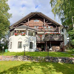 Cronin'S Guesthouse Bed & Breakfast Хейнола Exterior photo