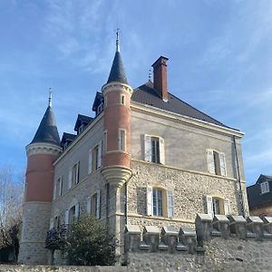 Отель Chateau De Saint-Genix Exterior photo