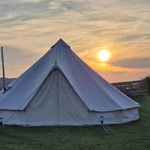 Beautiful 1-Bed Bell Tent In Холихед Exterior photo