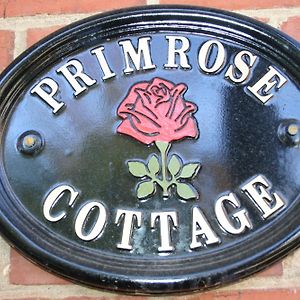 Primrose Cottage Олбери Exterior photo