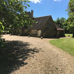 Great Ashley Farm Bed And Breakfast & Shepherds Huts Брадфорд на Аэвен Exterior photo