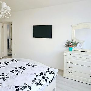 Апартаменты White Apartament, Брэила Exterior photo