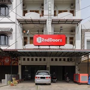 Отель Reddoorz Syariah @ Panglima Nyak Makam Aceh 2 Банда-Ачех Exterior photo