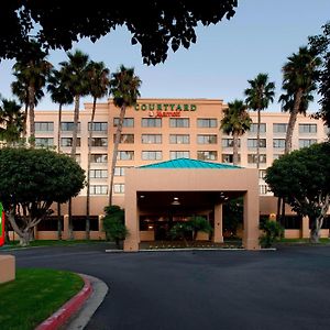 Отель Courtyard By Marriott Cypress Anaheim / Orange County Exterior photo