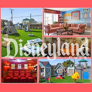 The Disneyland Dream: Arcade, Theater, Play, Golf+ Гарден Гров Exterior photo