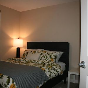 Entire Home Ac 4Beds Sleeps 8 Double Garage Near Wem Free Wifi & Netflix Эдмонтон Exterior photo