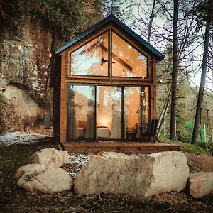 Вилла Tiny Cabin In Rrg - The Taoist Rogers Exterior photo