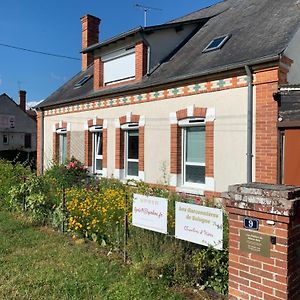 Bed and Breakfast Les Garconnieres De Sologne Сальбри Exterior photo