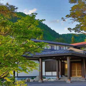 Отель Yukemuri No Yado Inazumi Onsen Yuzawa  Exterior photo