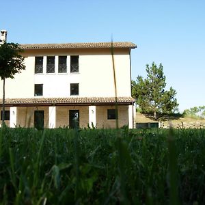Вилла Agriturismo La Casa Del Vecchio Mulino Carassai Exterior photo
