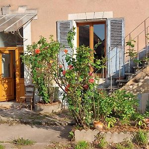 Bed and Breakfast Sur Les Ailes Du Papillon Сен-Совёр-ан-Пюизе Exterior photo