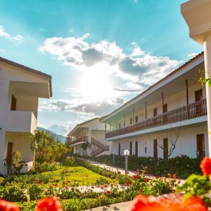 Hotel Agustos Урубамба Exterior photo