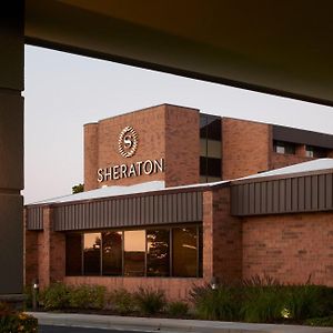 Sheraton Grand Rapids Airport Hotel Exterior photo