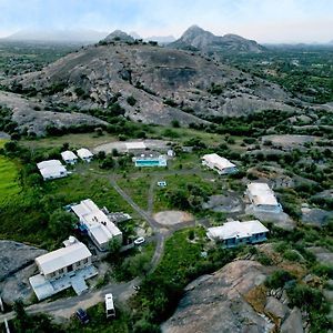 Отель Clarks Safari Jawai Jawai Bandh Exterior photo