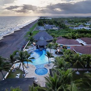 Hotel Cayman Suites Монтеррико Exterior photo