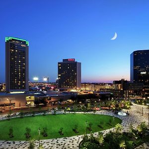 Отель Hilton St. Louis At The Ballpark Exterior photo